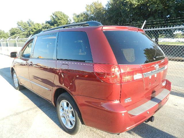 2005 Toyota Sienna XLT 4.6L 4WD