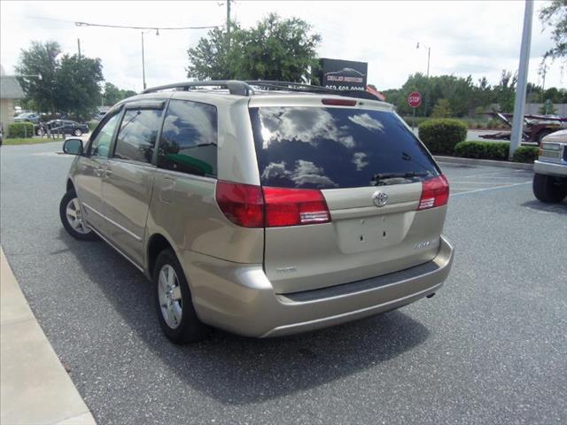 2005 Toyota Sienna 2500 HD 4X4 REG CAB