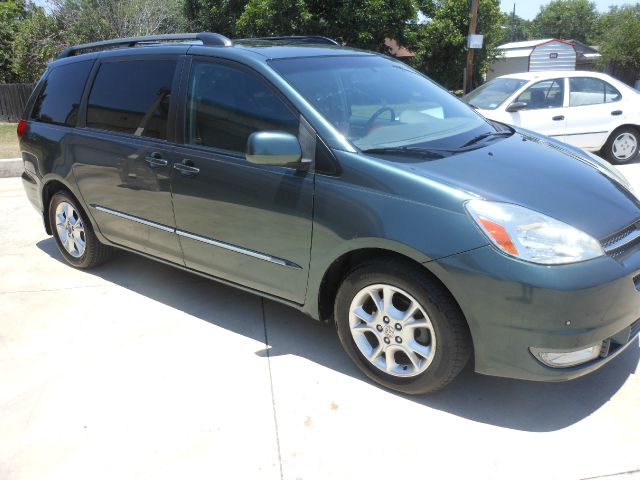 2005 Toyota Sienna Eddie Bauer 4x4