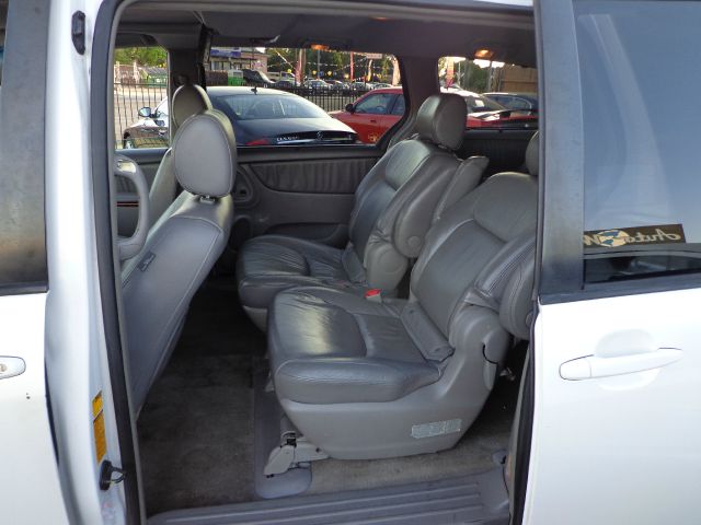 2005 Toyota Sienna Eddie Bauer 4x4