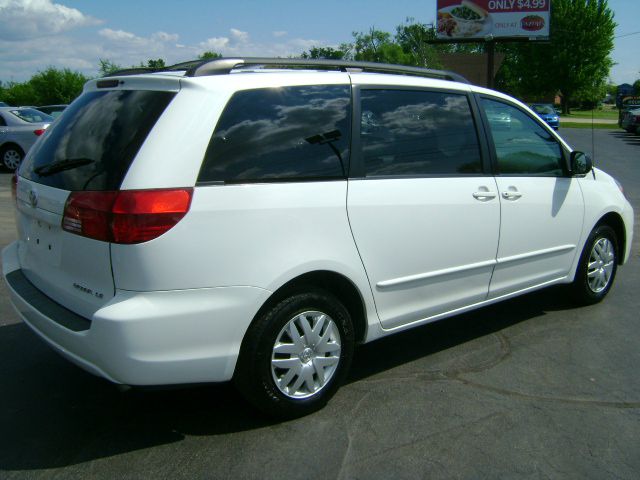 2005 Toyota Sienna S 2WD 4-spd AT