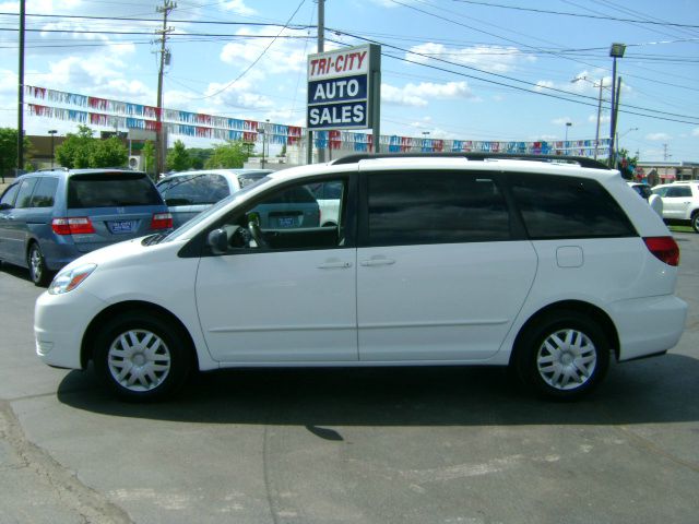 2005 Toyota Sienna S 2WD 4-spd AT