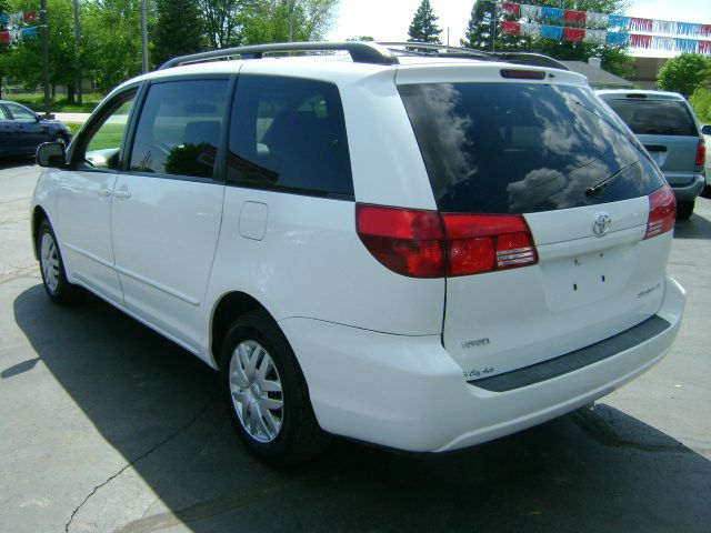 2005 Toyota Sienna S 2WD 4-spd AT