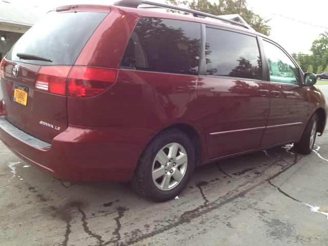 2005 Toyota Sienna S 2WD 4-spd AT