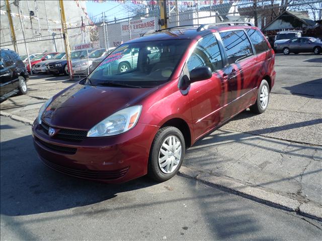 2005 Toyota Sienna X