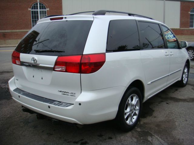 2005 Toyota Sienna XLT 4.6L 4WD