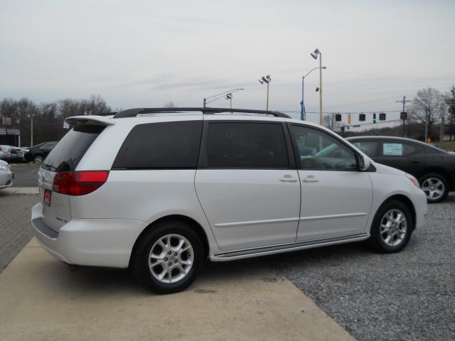 2005 Toyota Sienna 2 Wheel 2500hd