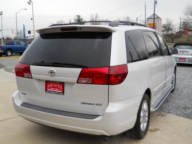 2005 Toyota Sienna 2 Wheel 2500hd