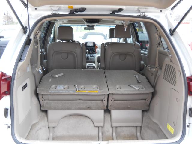 2005 Toyota Sienna 2 Wheel 2500hd