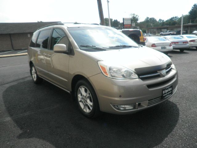 2005 Toyota Sienna Eddie Bauer 4x4