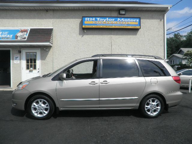 2005 Toyota Sienna Eddie Bauer 4x4