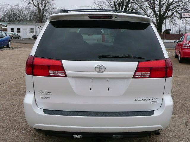 2005 Toyota Sienna FX35 AWD