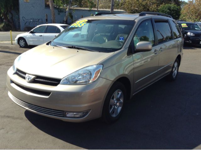 2005 Toyota Sienna SEL Sport Utility 4D