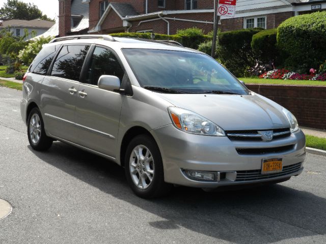 2005 Toyota Sienna Eddie Bauer 4x4