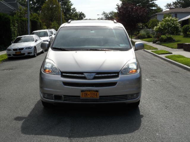 2005 Toyota Sienna Eddie Bauer 4x4