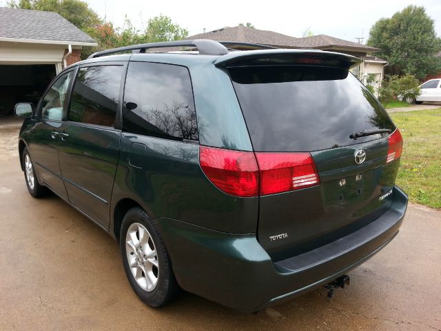 2005 Toyota Sienna SEL Sport Utility 4D