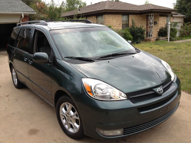 2005 Toyota Sienna SEL Sport Utility 4D