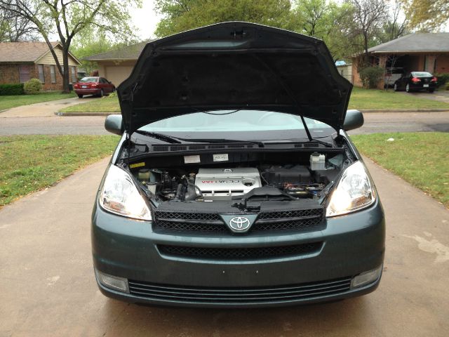 2005 Toyota Sienna SEL Sport Utility 4D