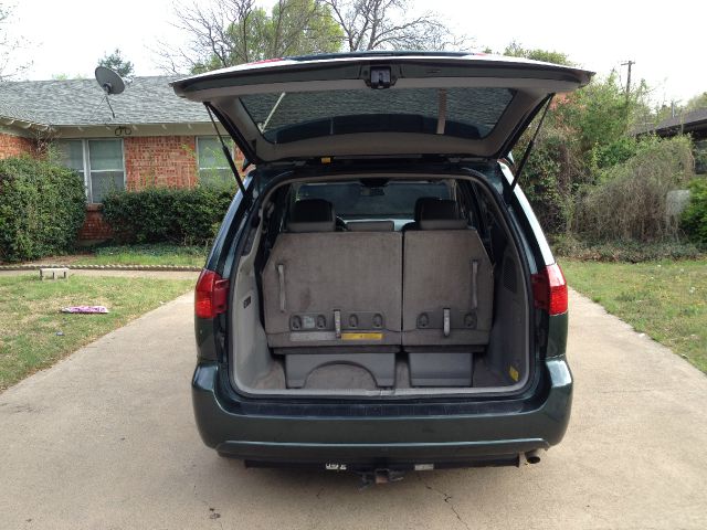 2005 Toyota Sienna SEL Sport Utility 4D