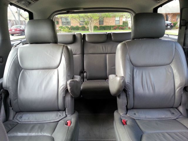 2005 Toyota Sienna SEL Sport Utility 4D