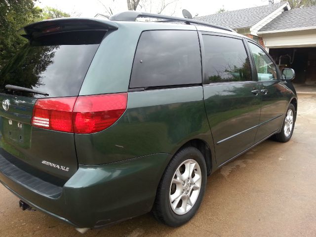 2005 Toyota Sienna SEL Sport Utility 4D