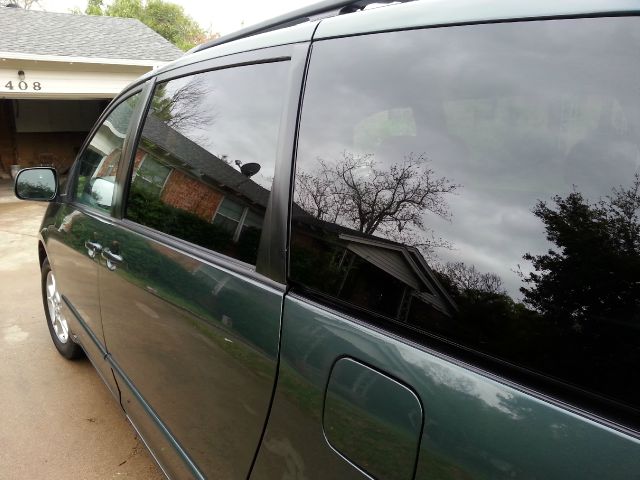 2005 Toyota Sienna SEL Sport Utility 4D