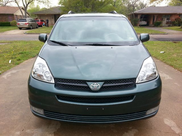 2005 Toyota Sienna SEL Sport Utility 4D