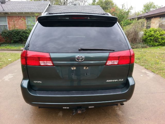 2005 Toyota Sienna SEL Sport Utility 4D