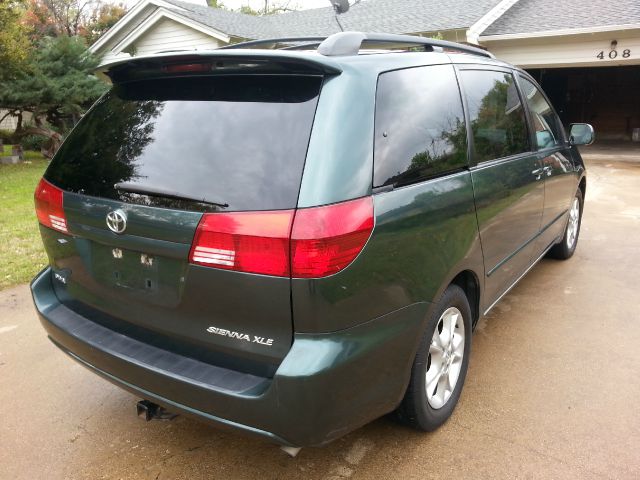 2005 Toyota Sienna SEL Sport Utility 4D