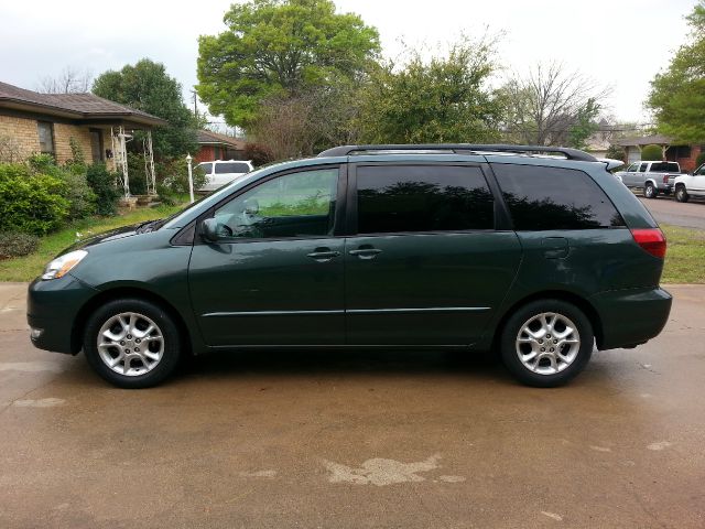 2005 Toyota Sienna SEL Sport Utility 4D