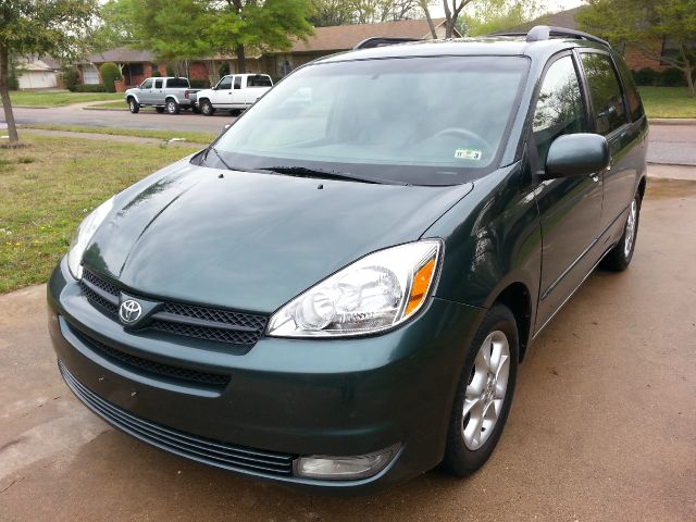 2005 Toyota Sienna SEL Sport Utility 4D