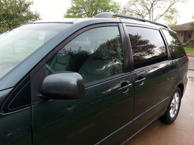 2005 Toyota Sienna SEL Sport Utility 4D