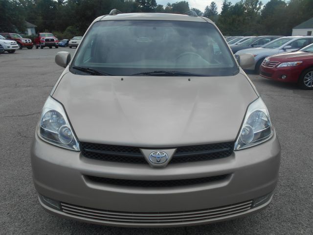 2005 Toyota Sienna SEL Sport Utility 4D