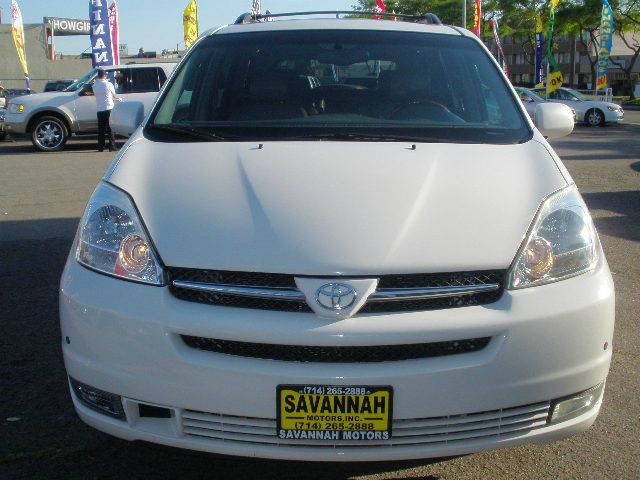 2005 Toyota Sienna Eddie Bauer 4x4