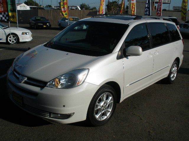 2005 Toyota Sienna Eddie Bauer 4x4