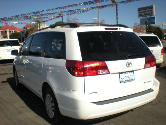 2005 Toyota Sienna S 2WD 4-spd AT