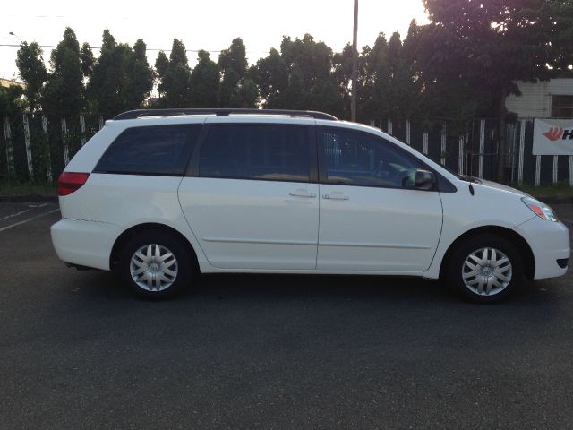 2005 Toyota Sienna S 2WD 4-spd AT