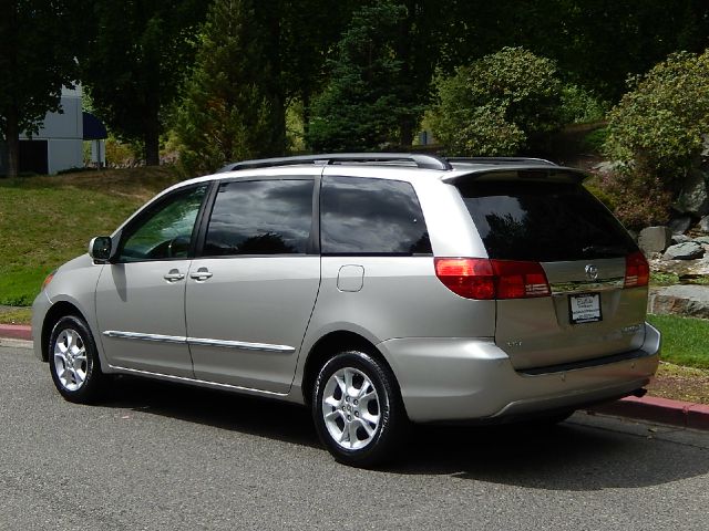 2005 Toyota Sienna XLT 4.6L 4WD