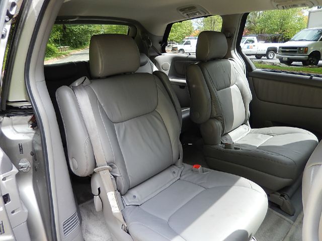 2005 Toyota Sienna XLT 4.6L 4WD