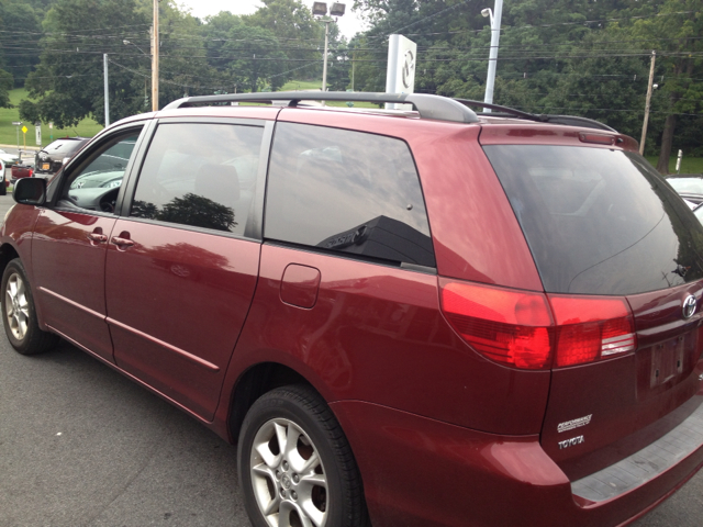 2005 Toyota Sienna 4.6L XLT Sport