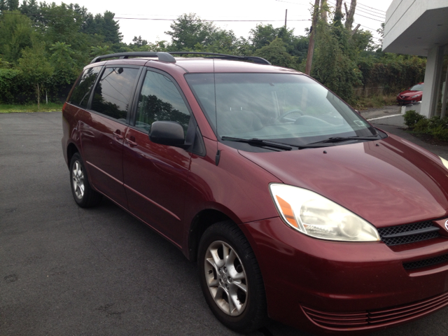 2005 Toyota Sienna 4.6L XLT Sport