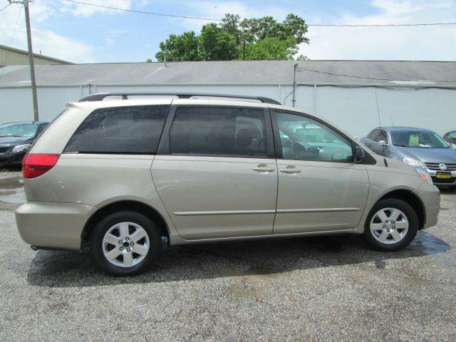 2005 Toyota Sienna S 2WD 4-spd AT