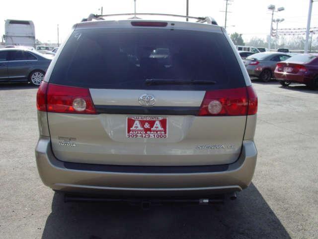 2006 Toyota Sienna SEL Sport Utility 4D