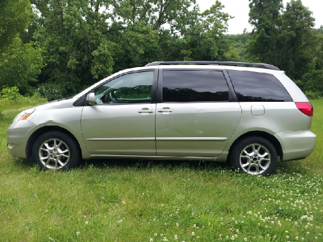 2006 Toyota Sienna XLT 4.6L 4WD