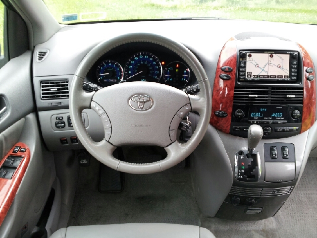 2006 Toyota Sienna XLT 4.6L 4WD