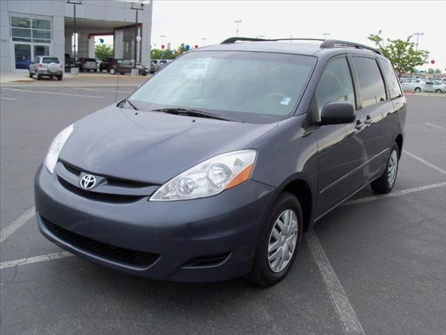 2006 Toyota Sienna X