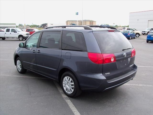 2006 Toyota Sienna X