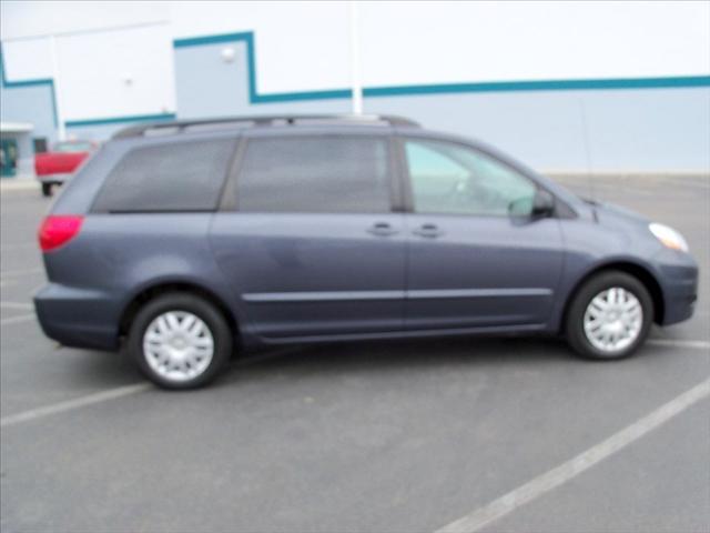 2006 Toyota Sienna X