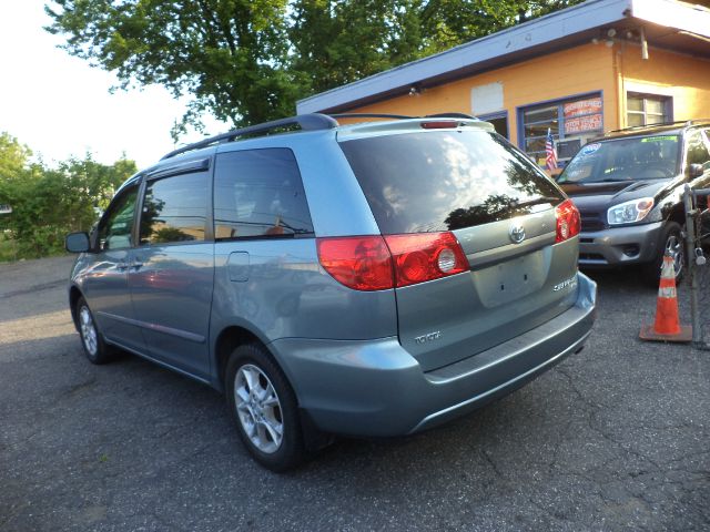 2006 Toyota Sienna 4.6L XLT Sport