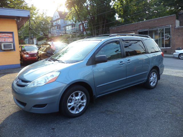 2006 Toyota Sienna 4.6L XLT Sport